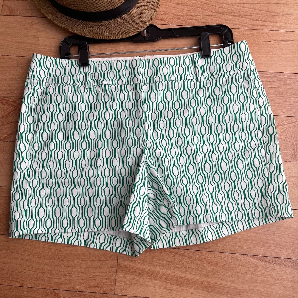 Ann Taylor City Shorts sz 10 White/Kelly Green